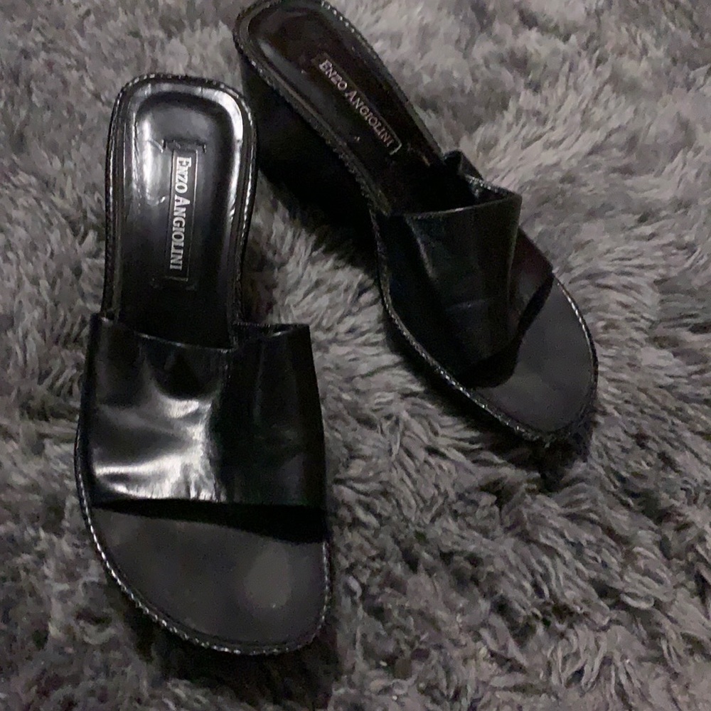 Enzo Angiolini wedge slip-ons. Black 8.5